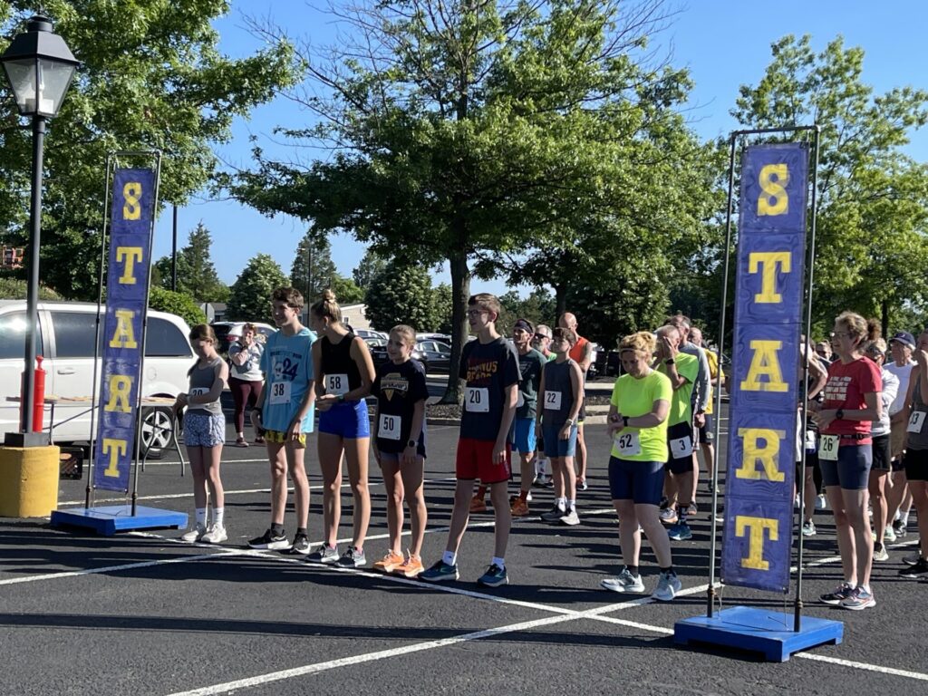 runners at the starting line of a race